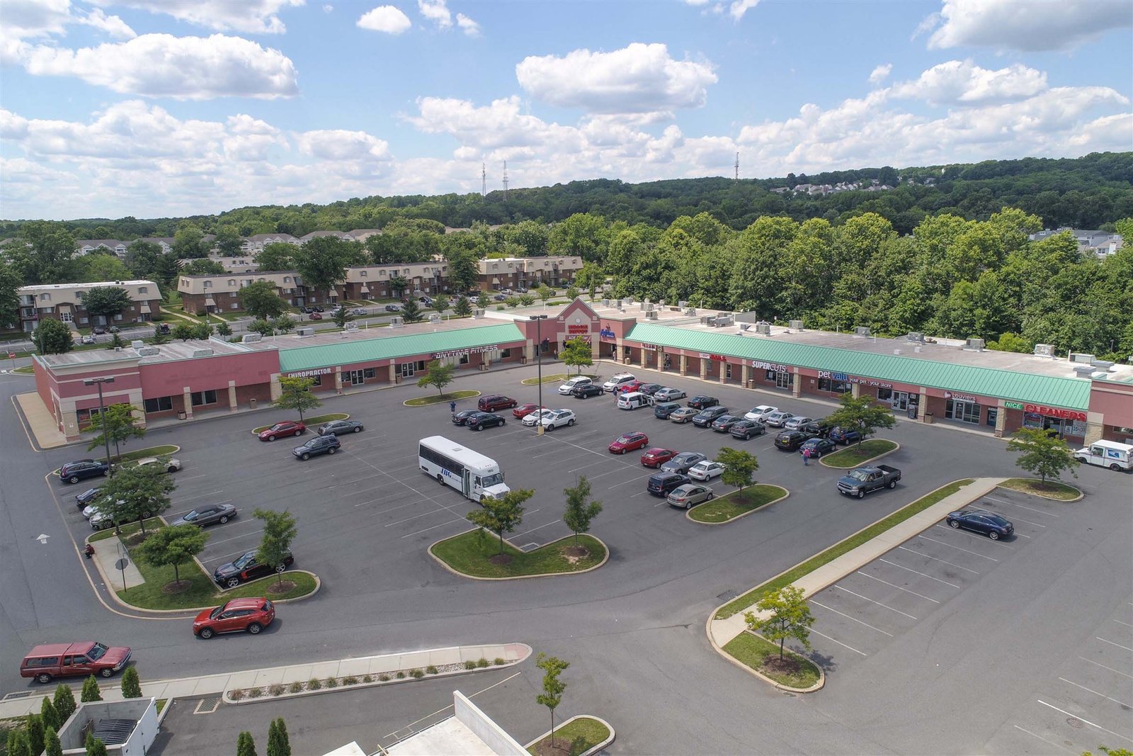 Four Seasons Plaza — Plaza Drive Glasgow, DE